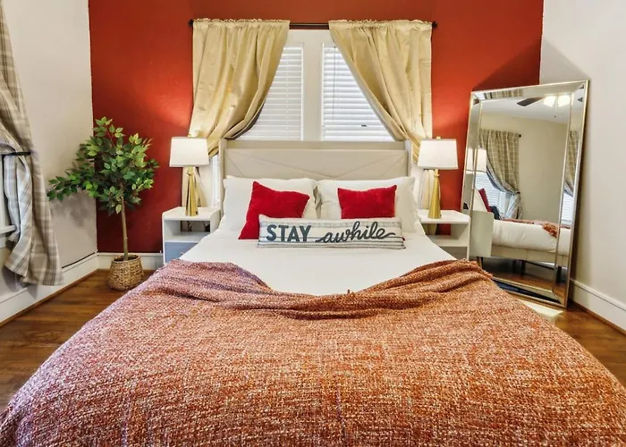 Is Your Away From In The Heart Of Fortworth Holiday home *